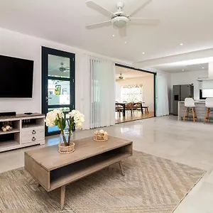 https://stella-aparthotel-las-terrenas.comcaribbean.com